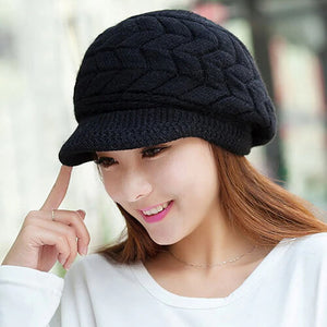 Women's Winter Beret Beanie Hat in Knitted Fleece
